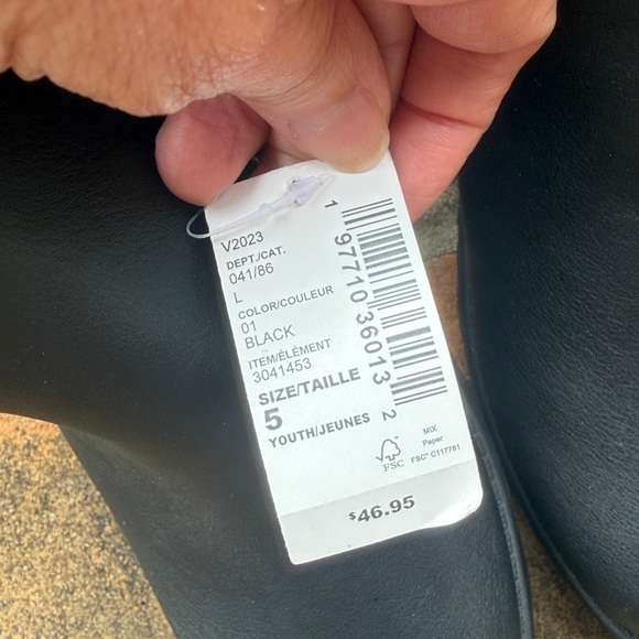 The Children’s Place Black Ankle Boots size 5 - Picture 3 of 7